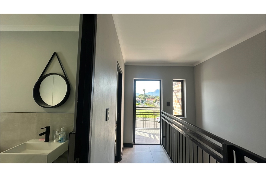 3 Bedroom Property for Sale in De Zoete Inval Western Cape